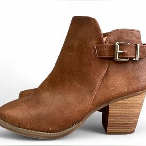 Women's Express Brown Ankle Boots Size 9 Chunky Block‎ Heel Buckle Strap
